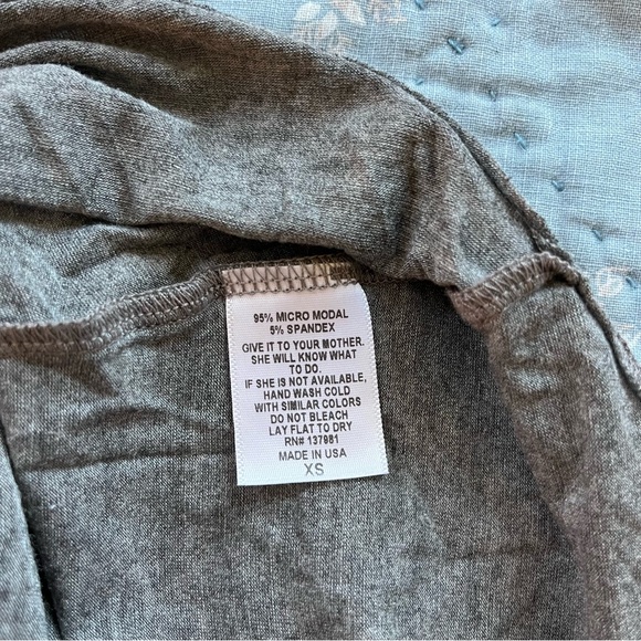 NWT Bird & Vine Los Angeles Gray Love Spellout Tank Top Size XS MSRP $ 50 - Picture 4 of 6